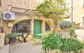 Beautiful Apartment In Remoulins With Wifi